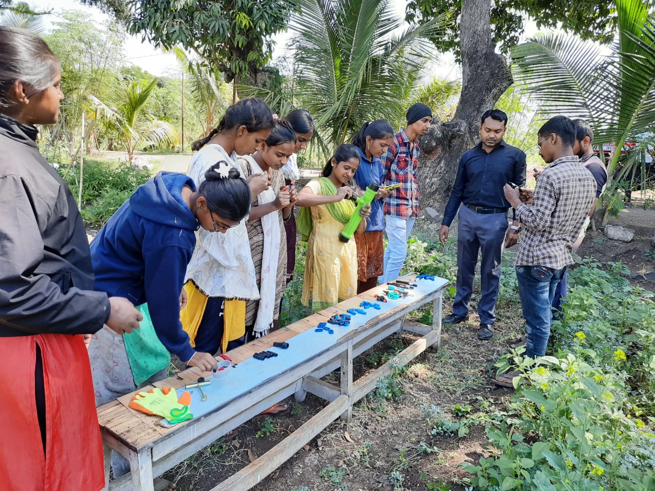 Hero Section - hero-11